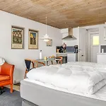 Okil - 2km From The Sea By Interhome *